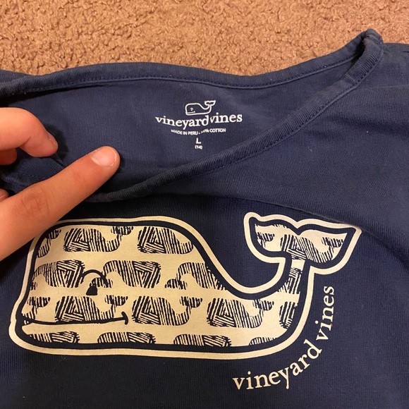 vineyard vines t-shirt - Picture 1 of 2